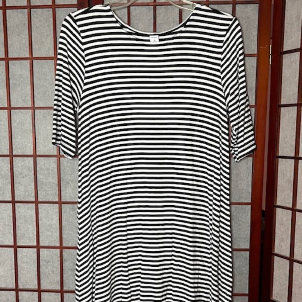Black and White shift dress Medium
